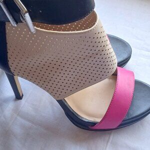 Juicy Couture Atarah Ice Perforated Straped Stiletto Platform Pumps Size 7.5